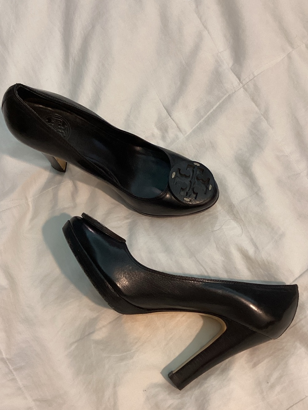 Tory Burch Black Leather Logo Cap-Toe Heels